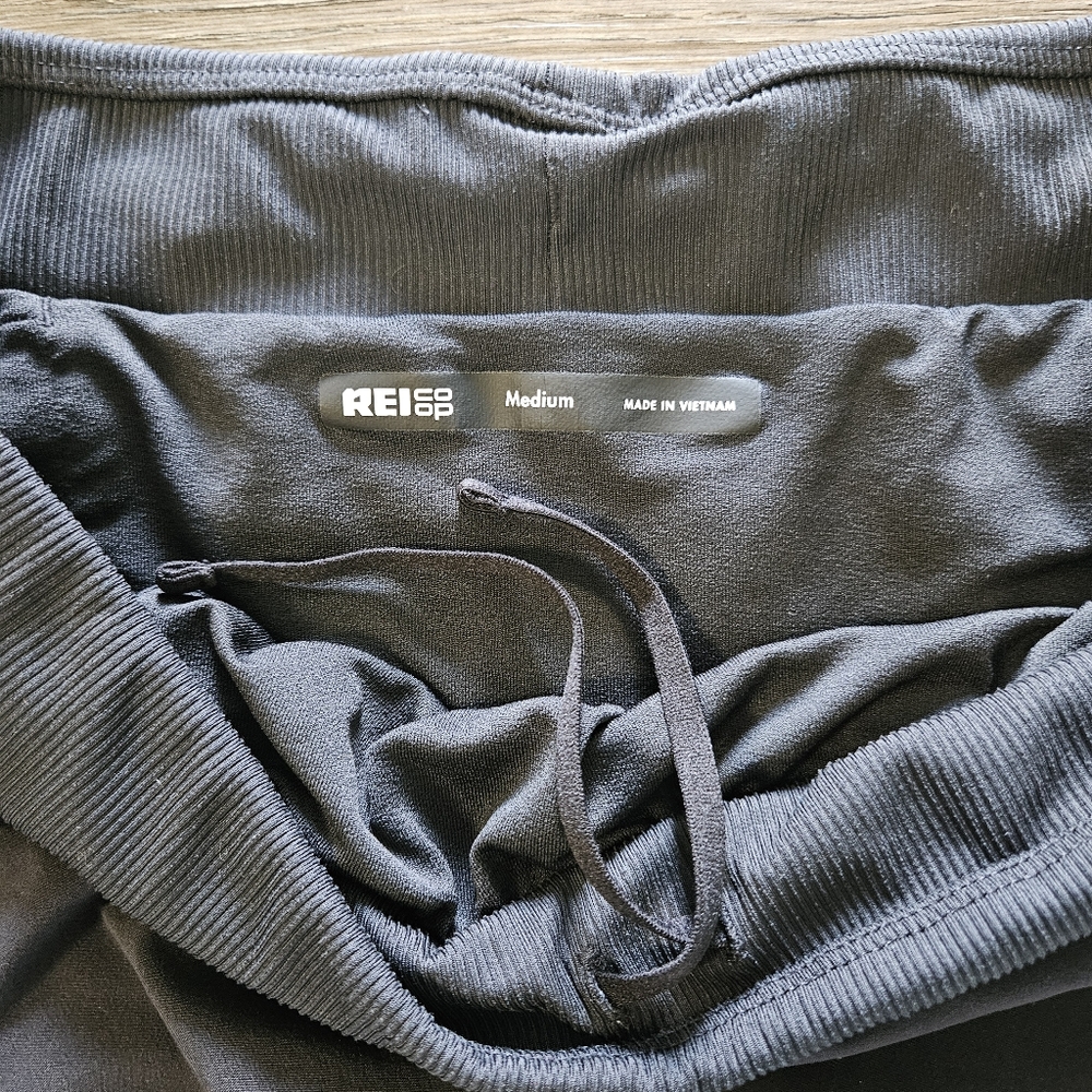 REI Co-Op Black Running Shorts With Attached Liner & Pull-On‎ Drawstring - Picture 8 of 10